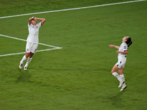 Taiwan cheering row overshadows China quarterfinal at Asian Cup