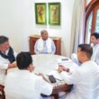Siddaramaiah vs DK Shivakumar: Karnataka Congress Meeting in Delhi