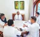 Siddaramaiah vs DK Shivakumar: Karnataka Congress Meeting in Delhi